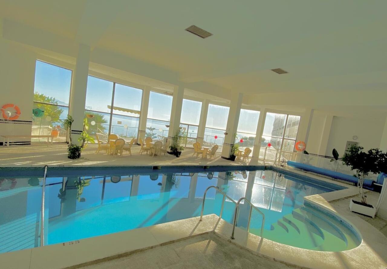 New Fabulous Beachfront トレモリノス エクステリア 写真
